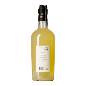 Label bottle of Limoncello 700 ml, a fresh and traditional artisanal liqueur made from selected lemons according to the ancient Sorrento recipe, with no additives or coloring agents.
